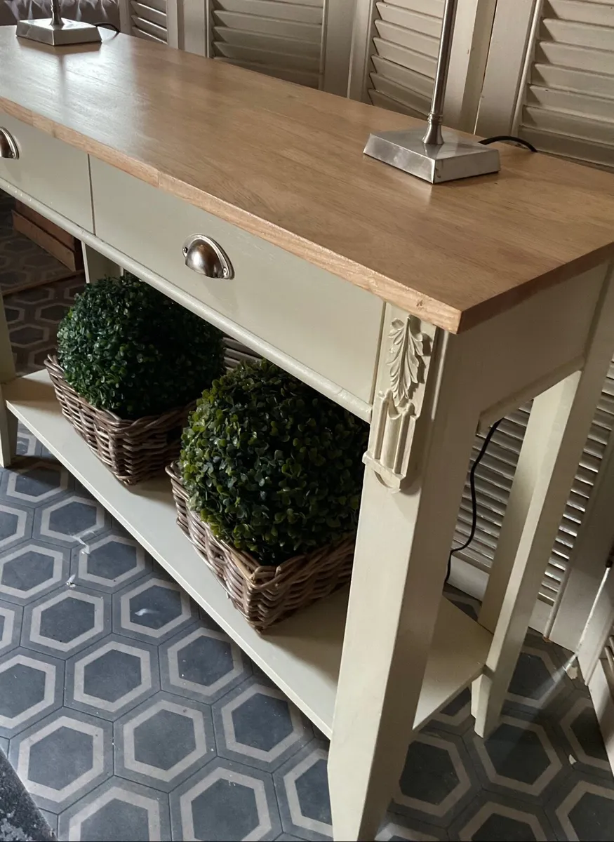 Hall / console table in a french chic style - Image 3