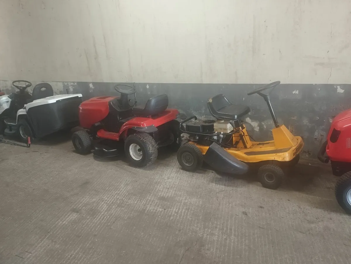 Ride on mowers johndeere mulching - Image 1