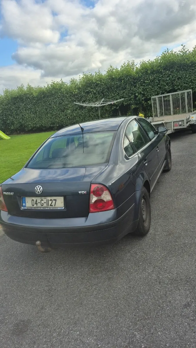 Volkswagen Passat 2004 - Image 4
