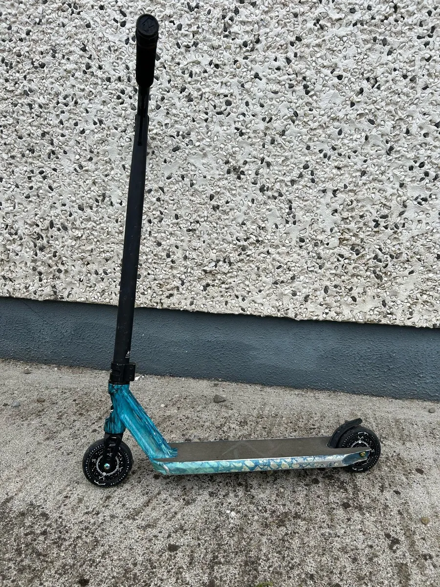 Scooter - Image 1