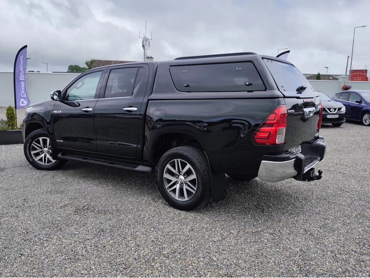 Toyota Hilux DC INVINCIBLE 4DR AUTO - Image 3