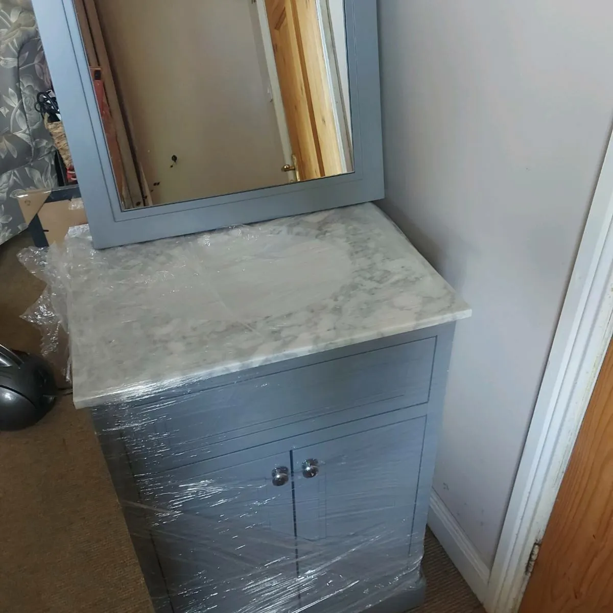 Bathroom Vanity Unit - Image 1
