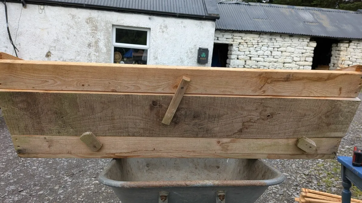 Top Bar Bee Hive - Image 2