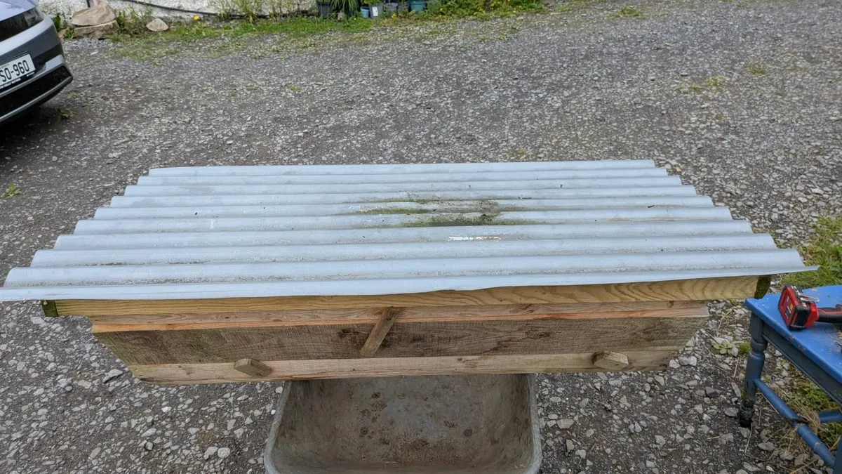 Top Bar Bee Hive - Image 3