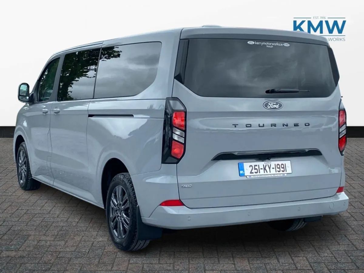 Ford Tourneo Custom 340 L2 Titanium 9 Seater..phe - Image 3