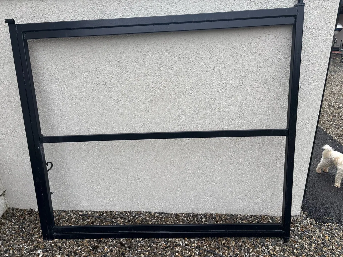 Gates - Image 2