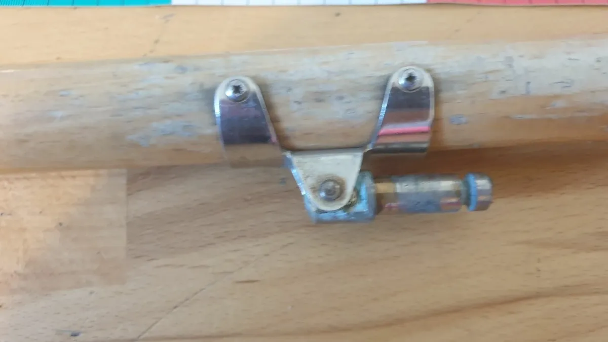 Wooden Folding Oars 160 cm – 2 + 2 oarlocks - Image 2