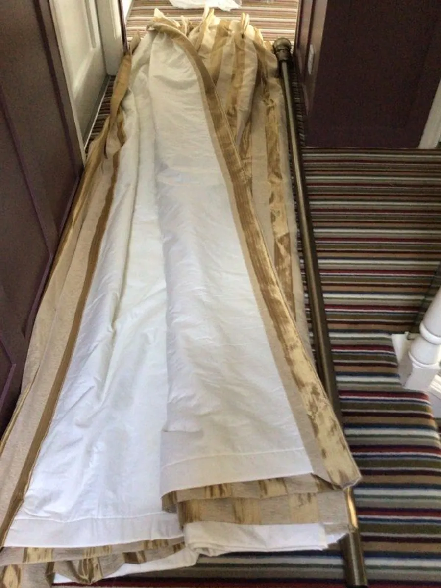 Curtains plus rail - Image 2