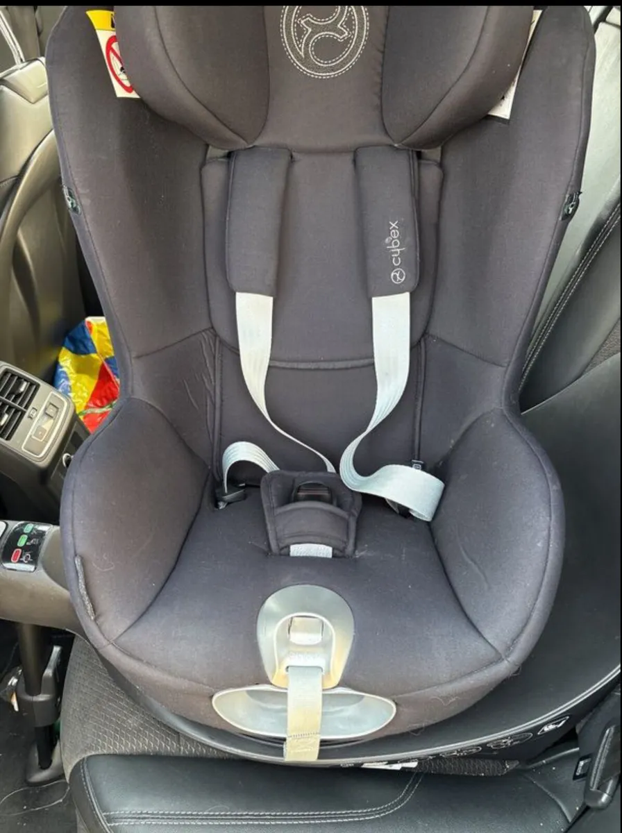 Cybex Sirona Car Seat and Base - Image 3