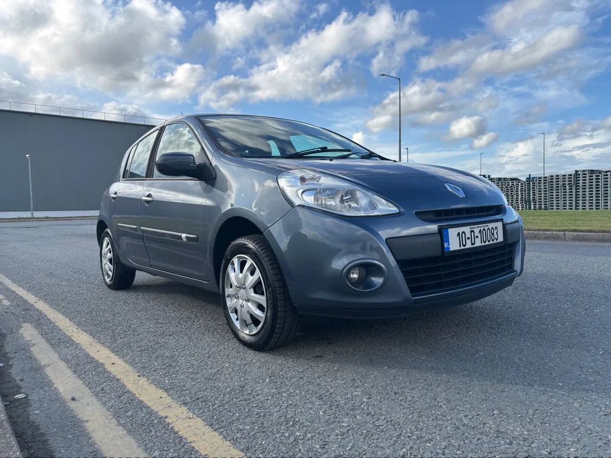 Renault Clio 2010 - Image 1