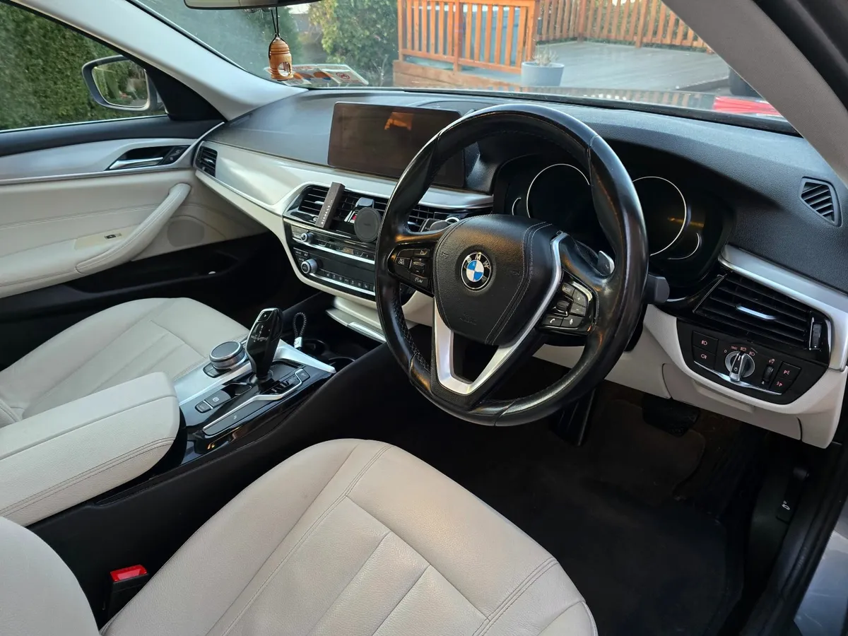 BMW 5-Series SE (G30 Model) - Image 2