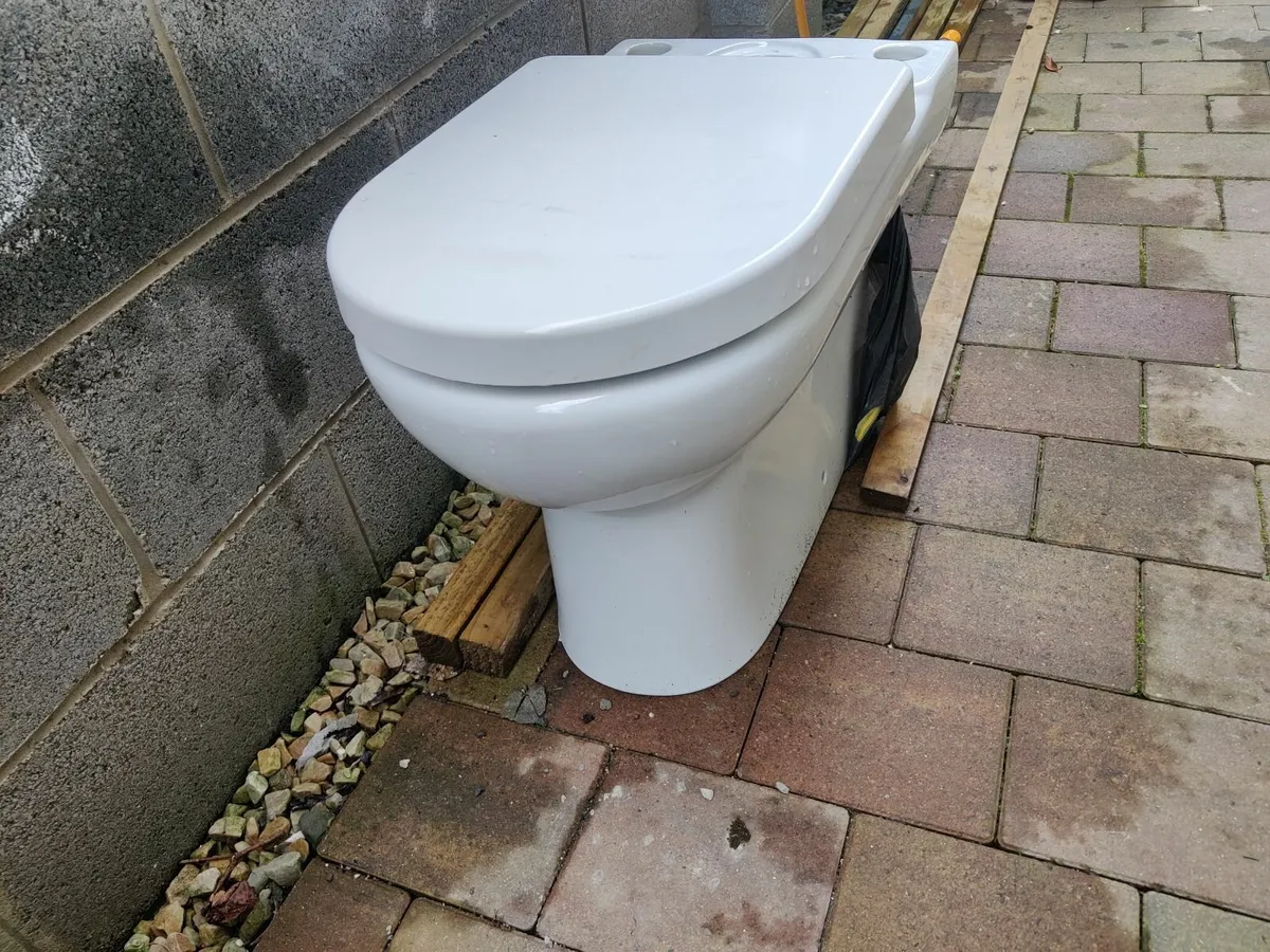 Toilet - Image 1