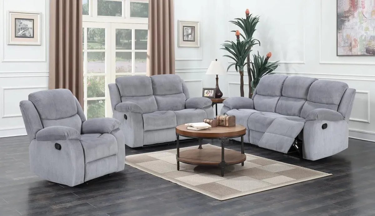 Fabulous 3+2+1 recliners - Image 1