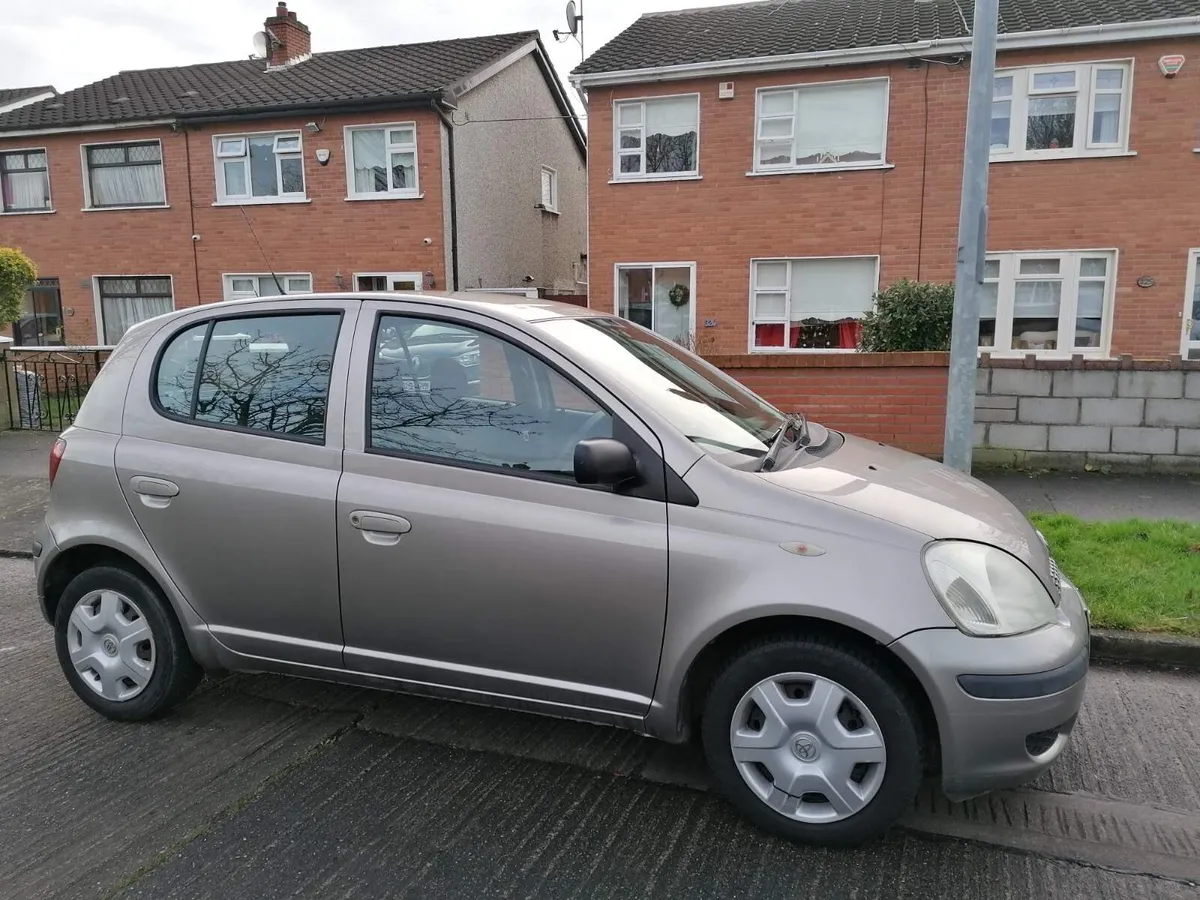 Toyota Yaris 2005 - Image 1