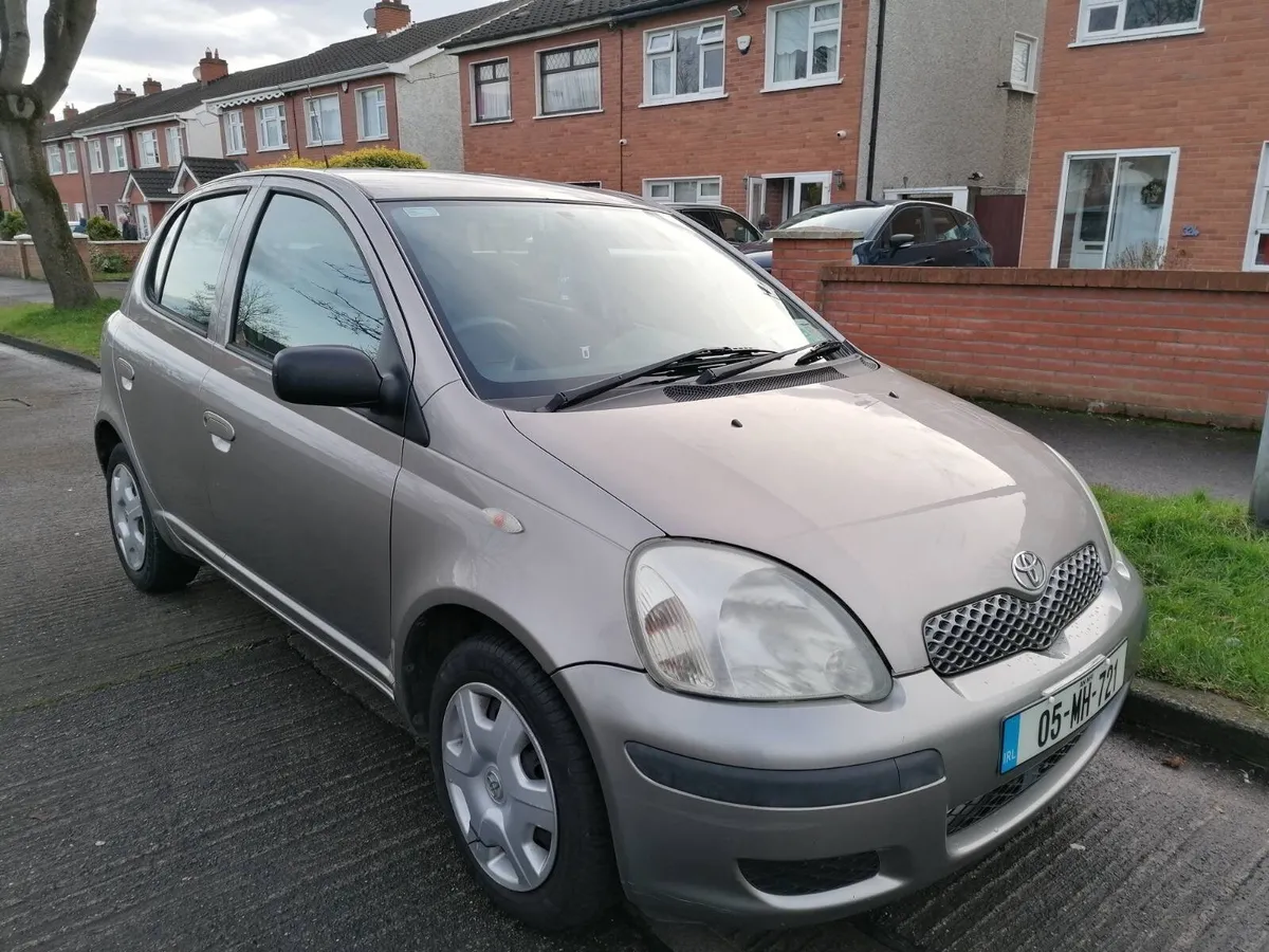 Toyota Yaris 2005 - Image 2