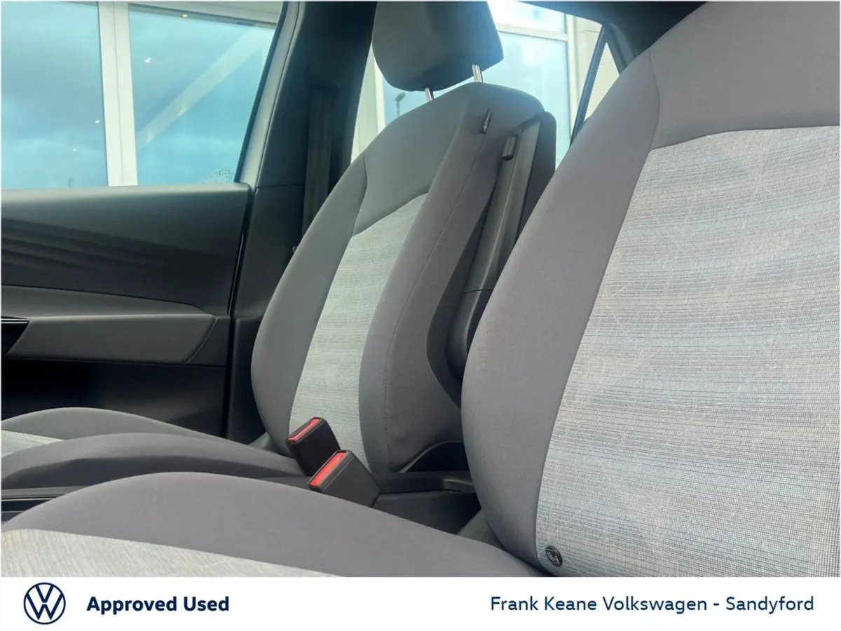 Volkswagen ID.3  life  58kwh 145HP  frank Keane V - Image 4