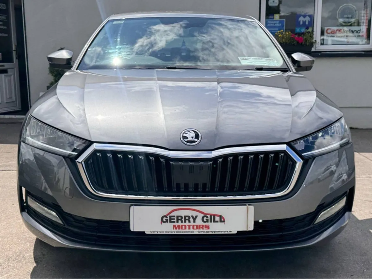 Skoda Octavia Ambition 2.0 TDI 115HP 5DR - Image 2