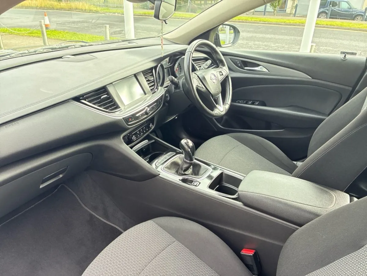 Opel Insignia Grand Sport SC 1.6 13 136PS 5DR - Image 3