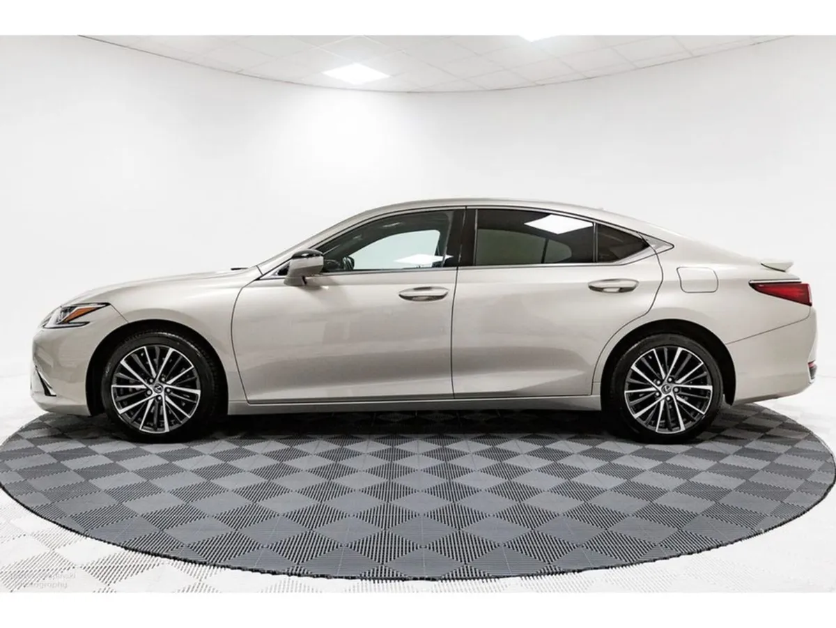 Lexus ES 300h Dual Vvt-i 2.5 Hybrid Auto 220HP - Image 4