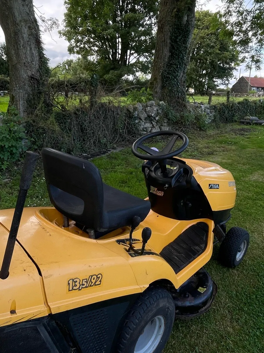 Stiga Ride on lawnmower - Image 3
