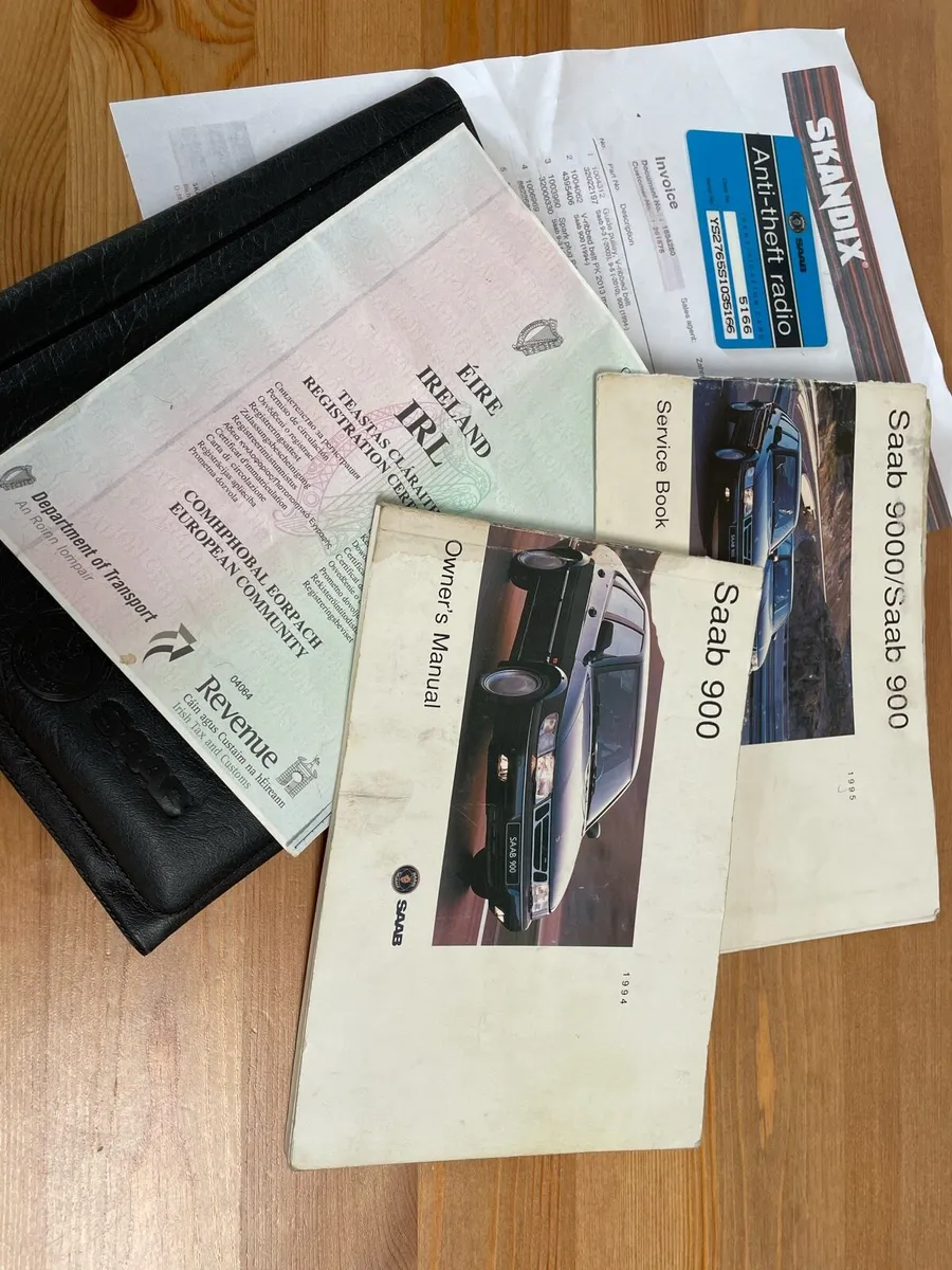 Saab 900 2 Door  Auto Vintage - Image 2