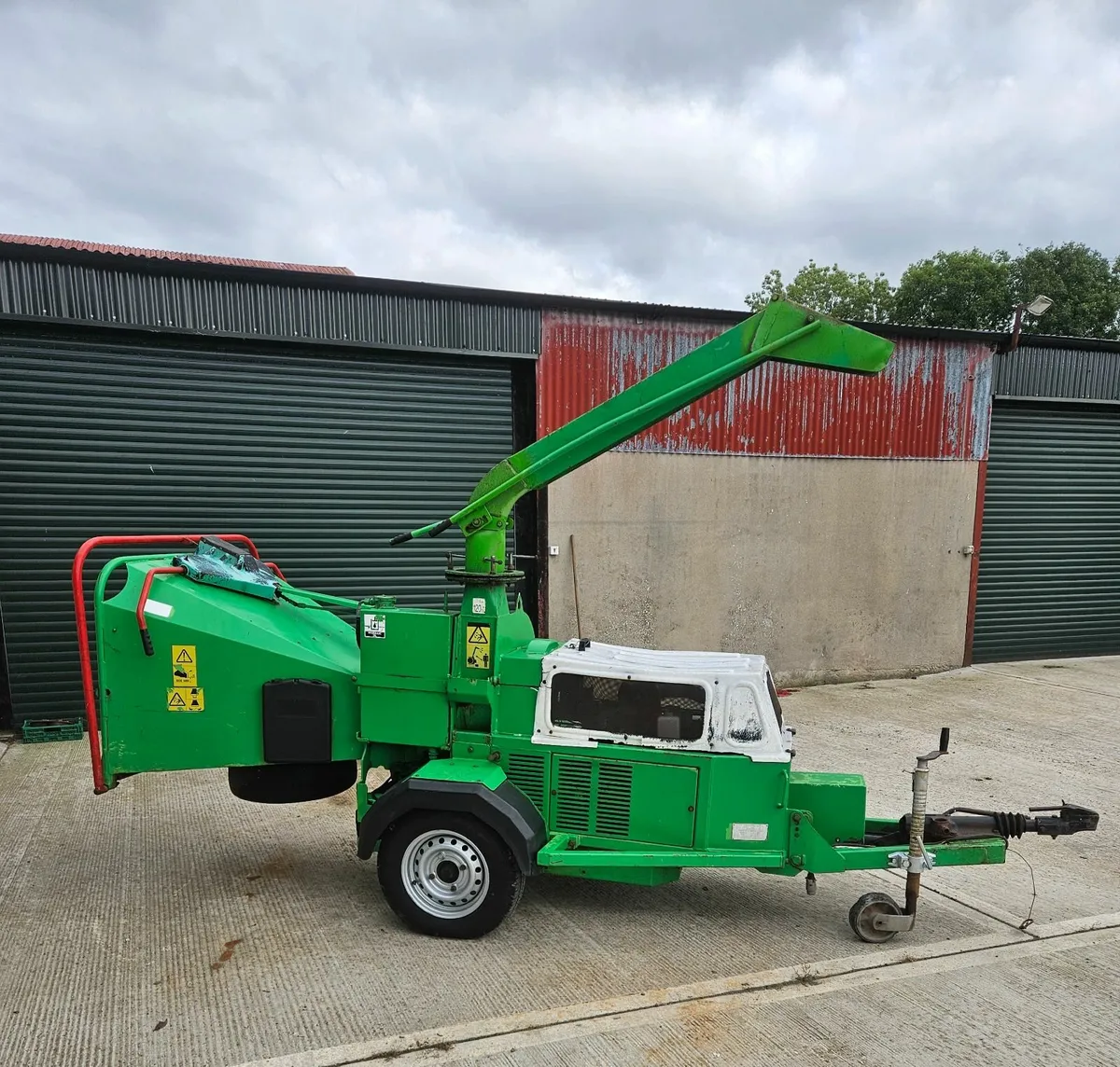 Wood Chipper 9inch tow behind no vat - Image 1