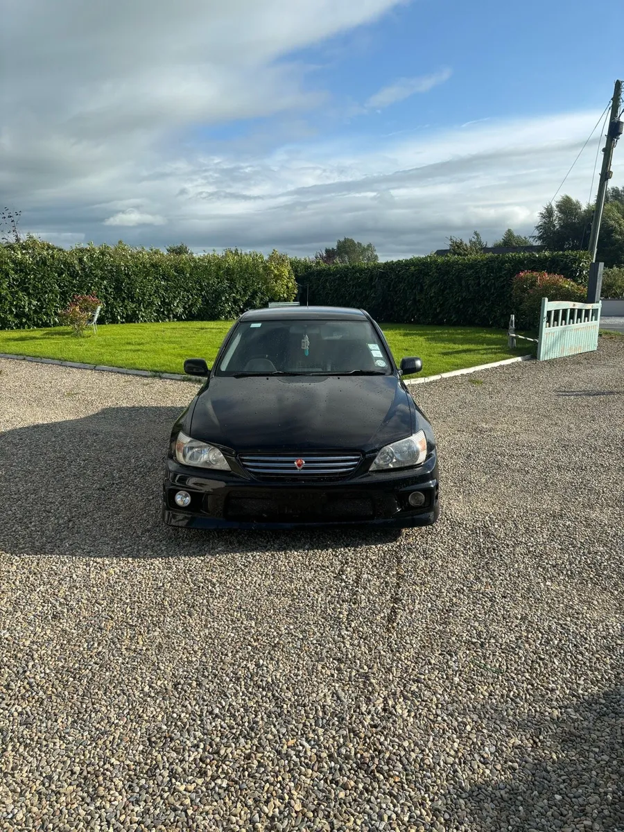 Is200 - Image 2