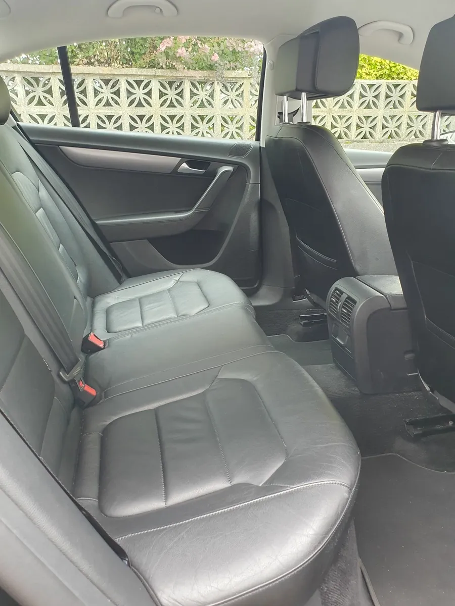 Volkswagen Passat 2014 - Image 4