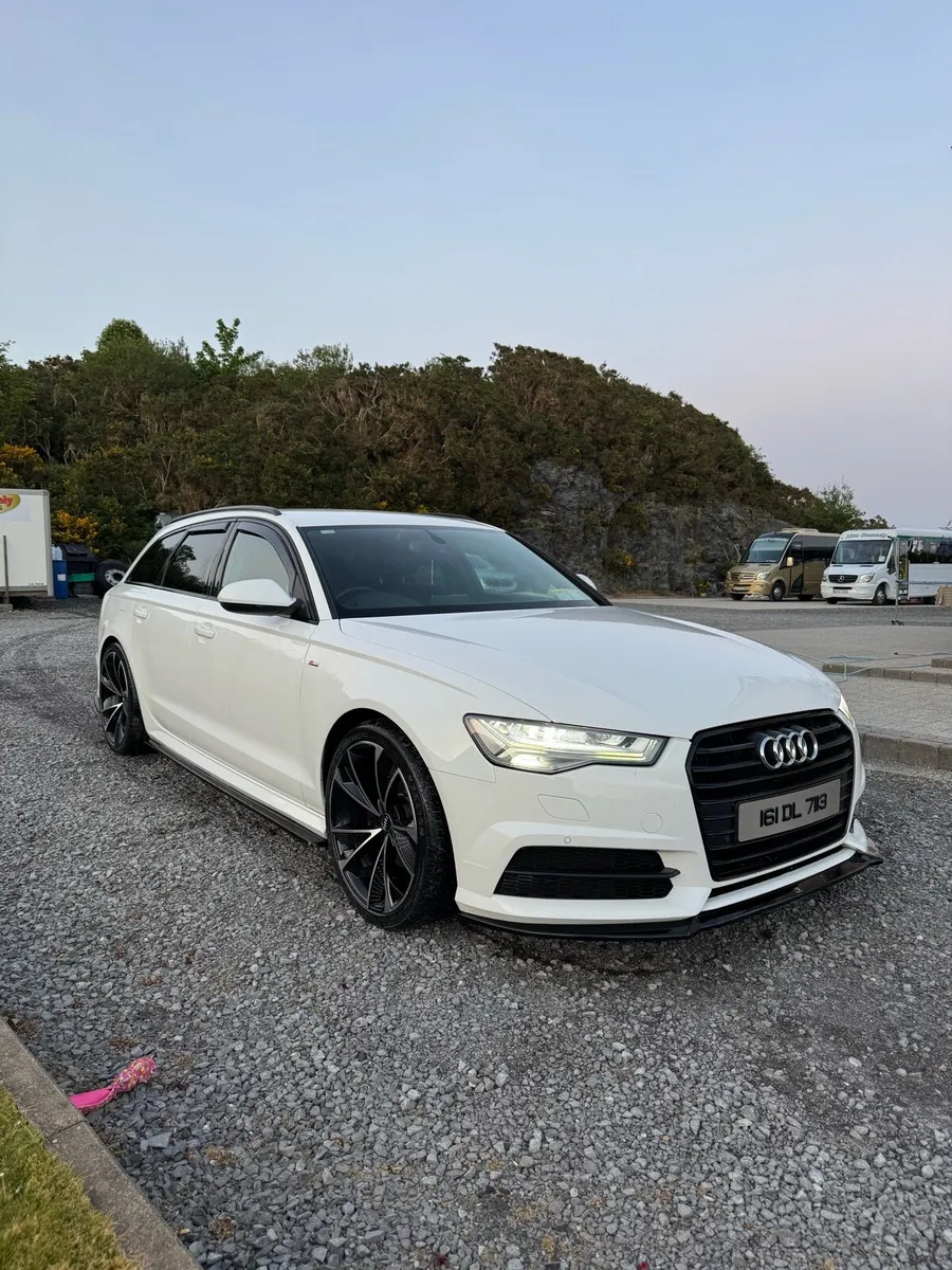 AUDI A6 AVANT S-LINE - Image 1