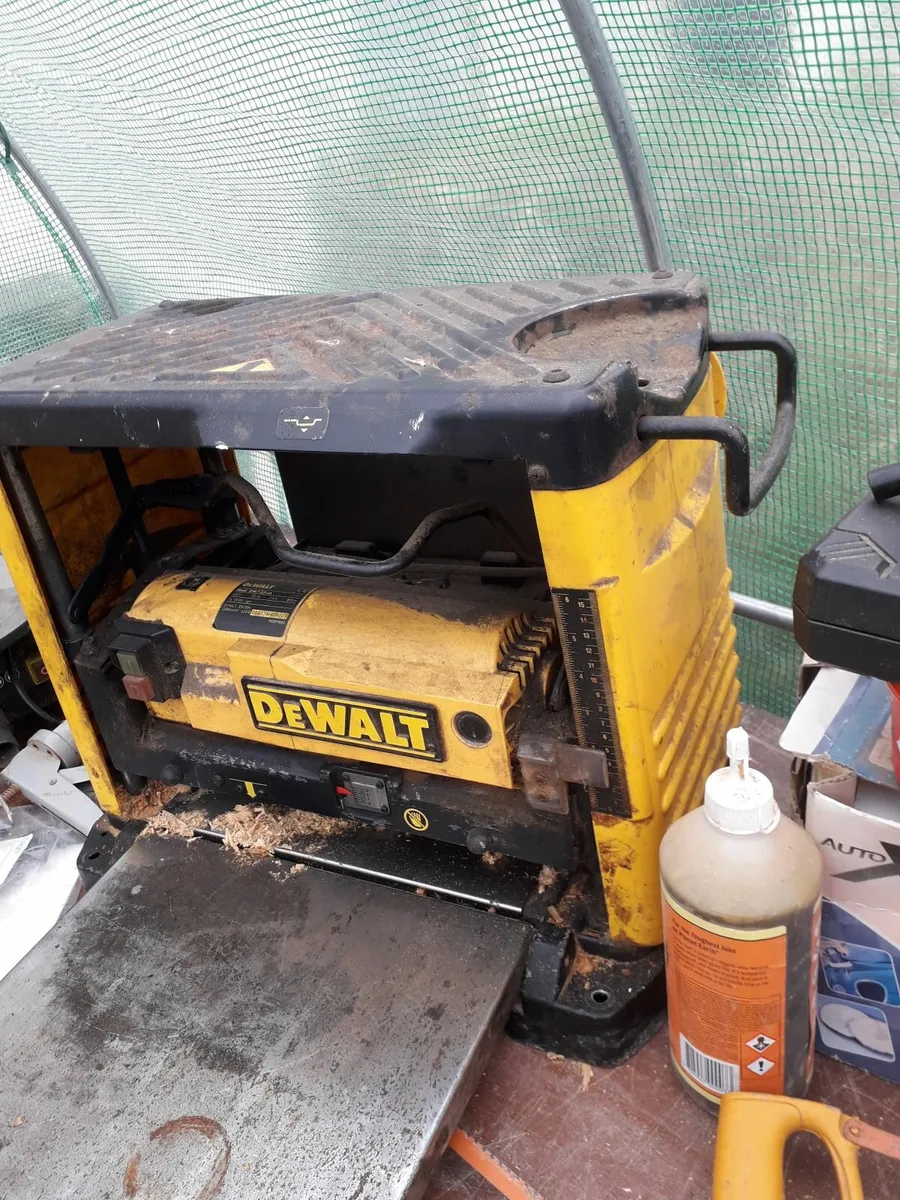 Dewalt 317mm wide thicknesser ,DW733 - Image 2