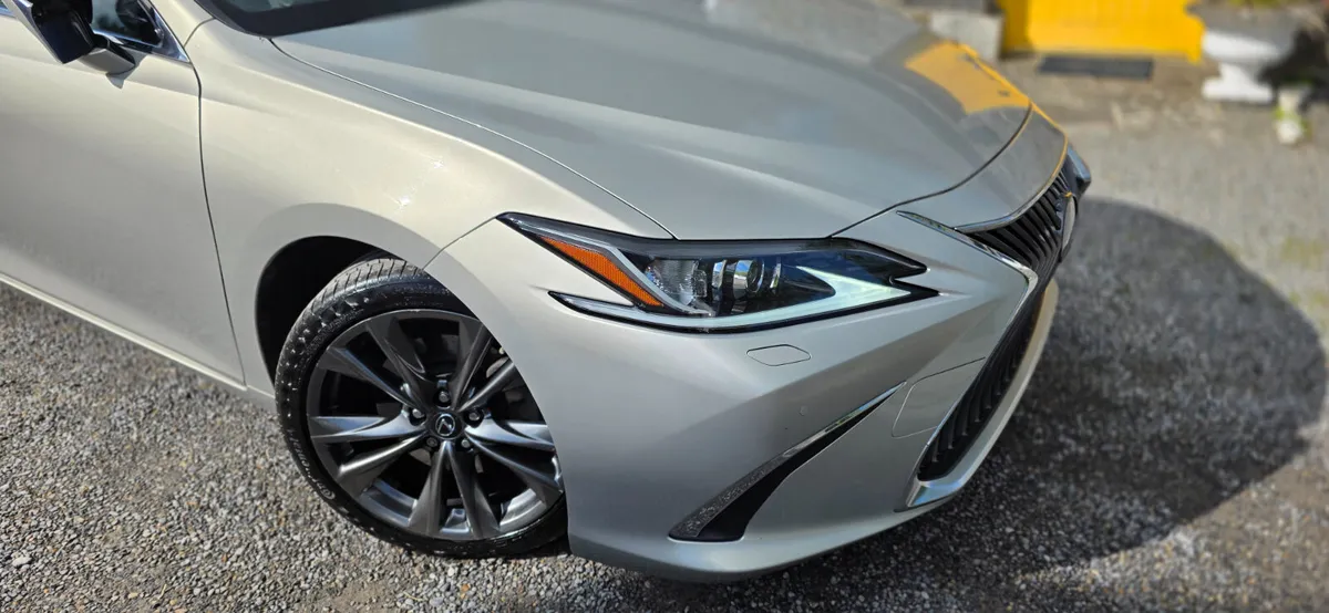 Lexus ES 2021 EXECUTIVE HYBRID - Image 4