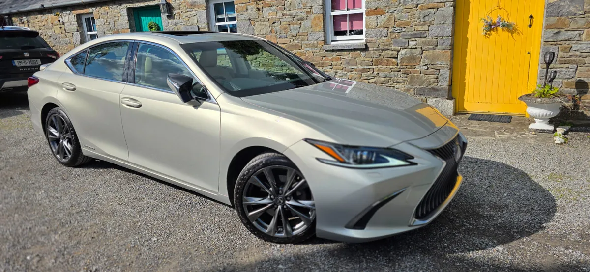 Lexus ES 2021 EXECUTIVE HYBRID - Image 1