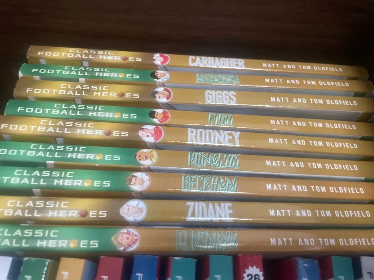 Ultimate football heroes - 30 books in total - Image 3