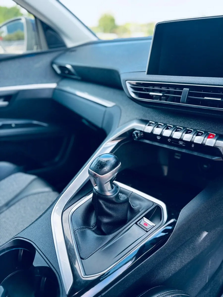 Peugeot 5008 2018 - Image 2