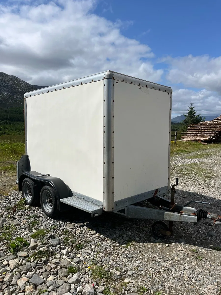 Nugent box trailer twin axle - Image 1