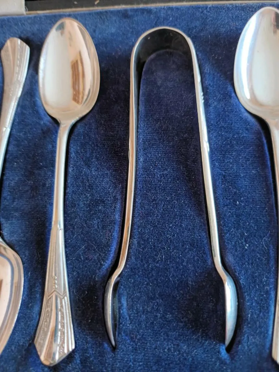 Cased Set of 6 Tea/Coffee Spoons & Sugar Nips. - Image 2