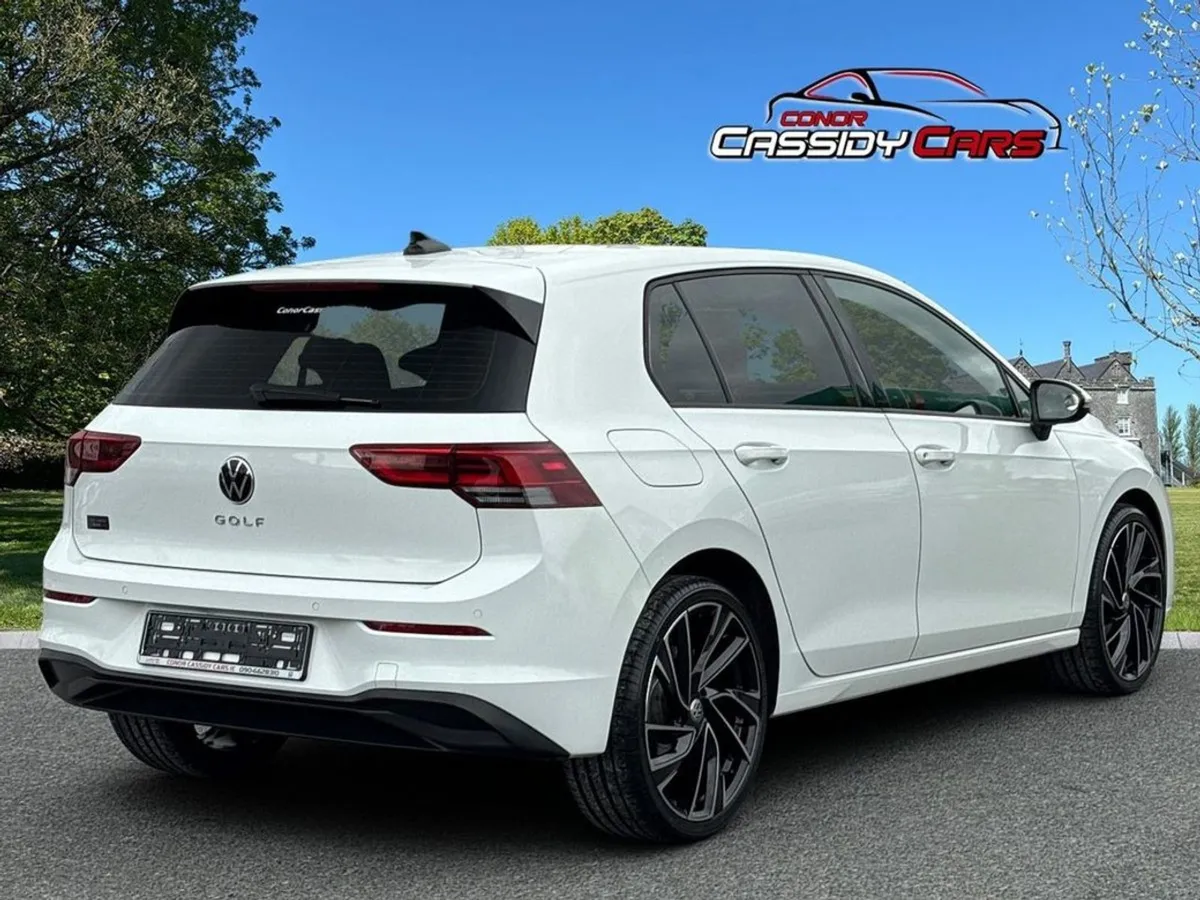 Volkswagen Golf Life TDI  222 Reg - Image 2