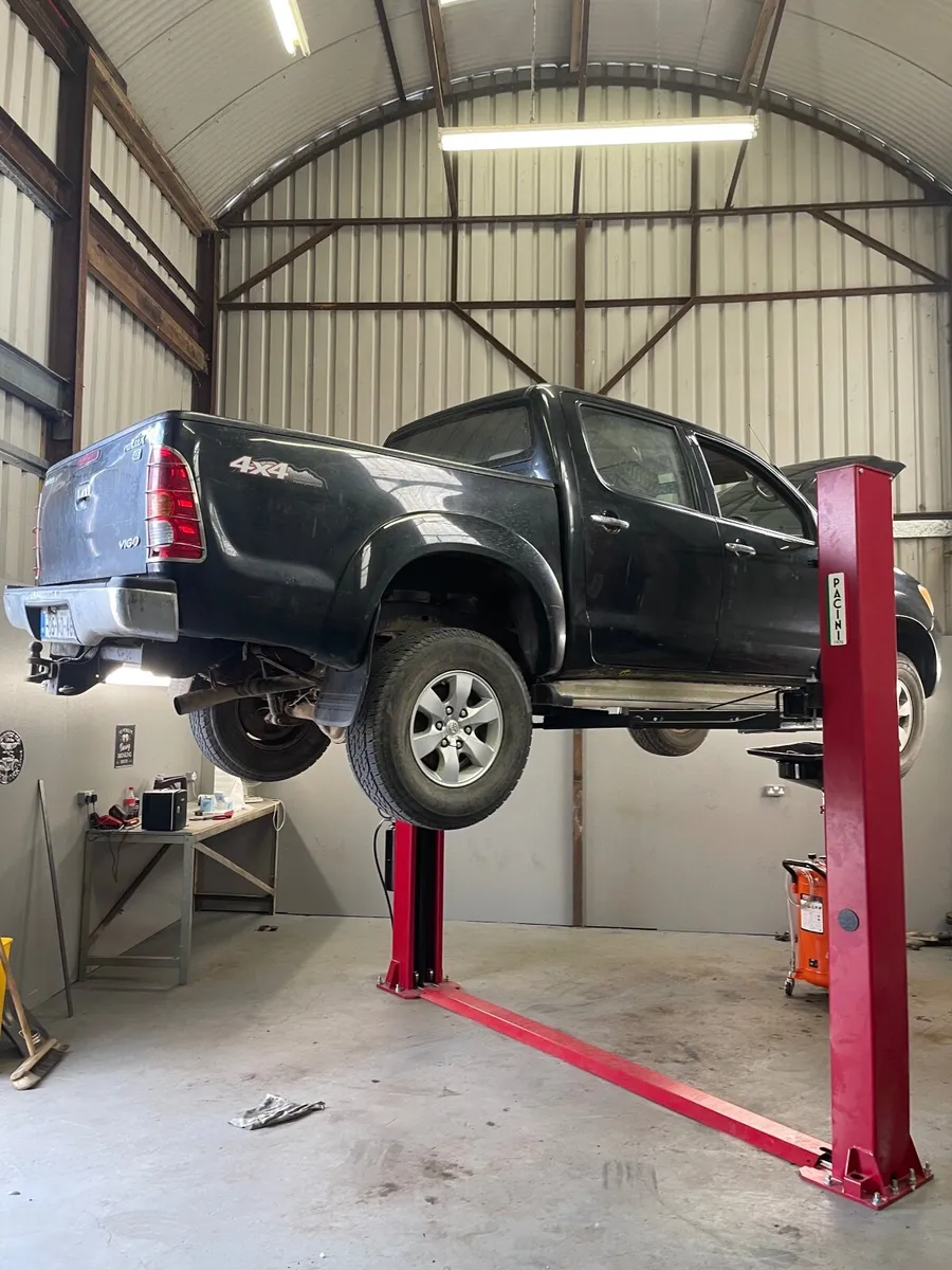 Car lift 4 tonne Pacini brand can fit - Image 1