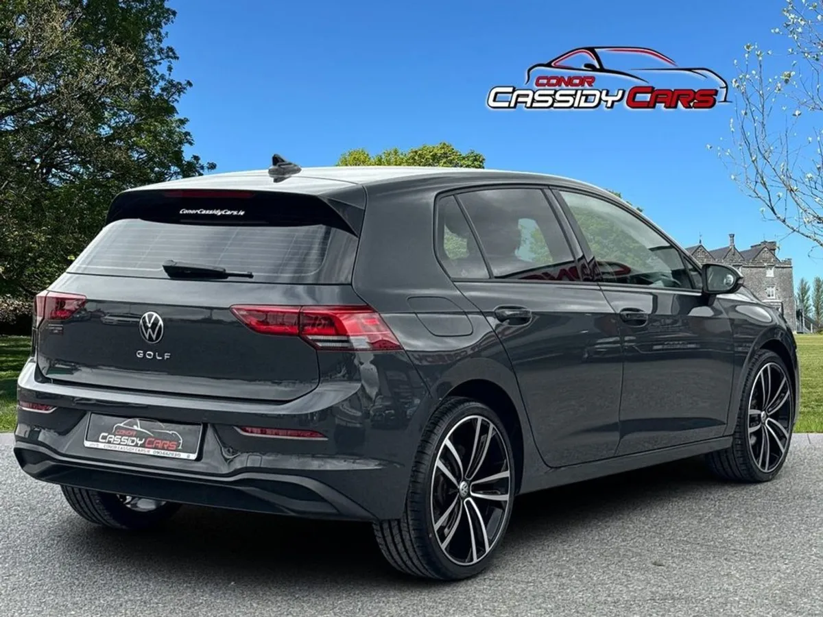 Volkswagen Golf Life TDI  222 Reg - Image 2