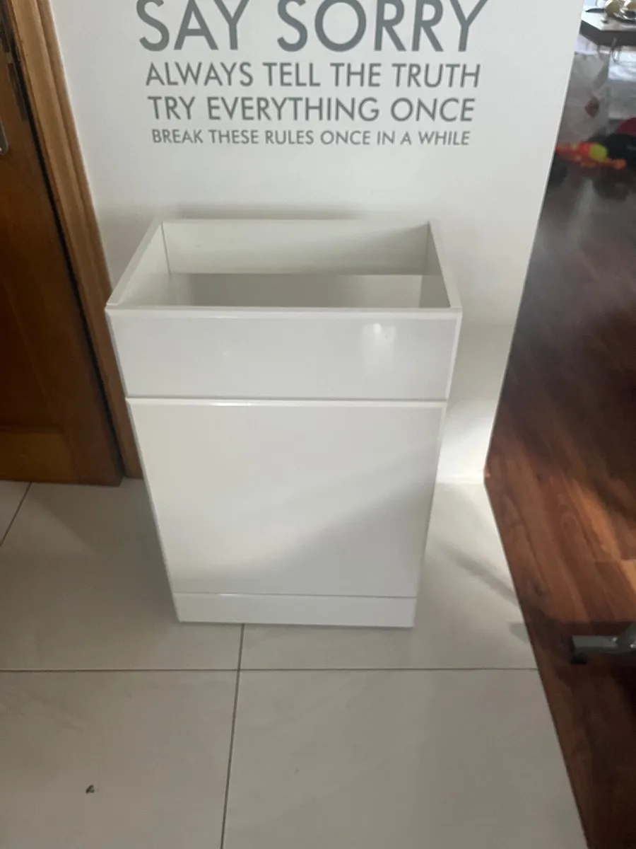 High gloss unit - Image 1