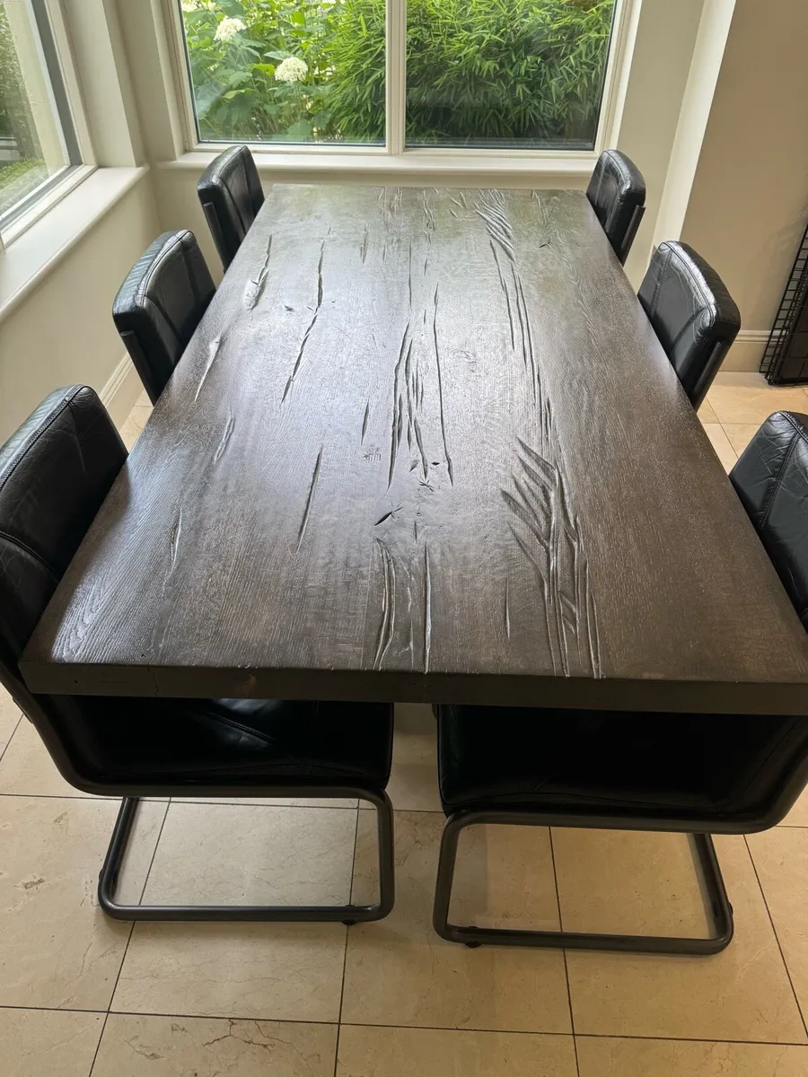 Kitchen table and chairs - Image 1