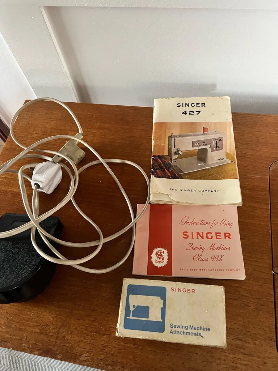 Vintage sewing machine - Image 3