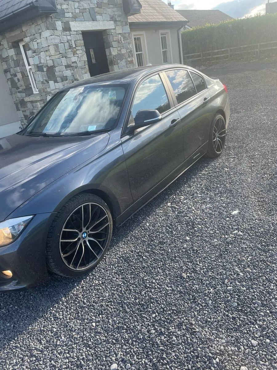 BMW 320d - Image 2