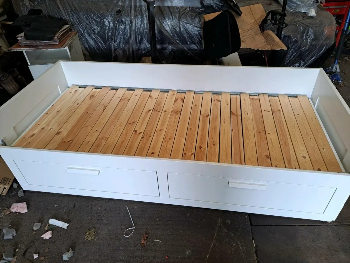 Single bed with built in storage - Image 2