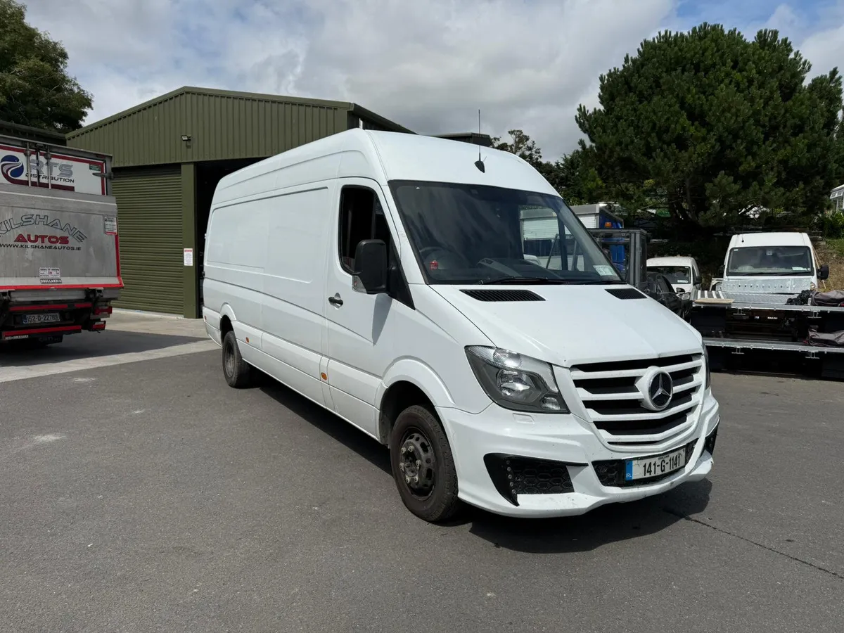 Mercedes-Benz V6 TWIN WHEEL 3.5 TONNE - Image 1