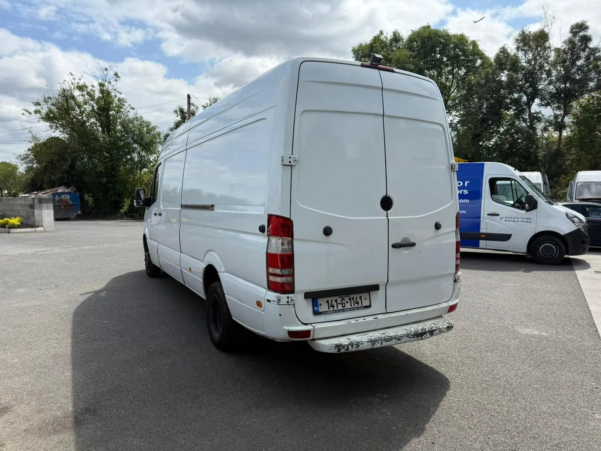 Mercedes-Benz V6 TWIN WHEEL 3.5 TONNE - Image 3
