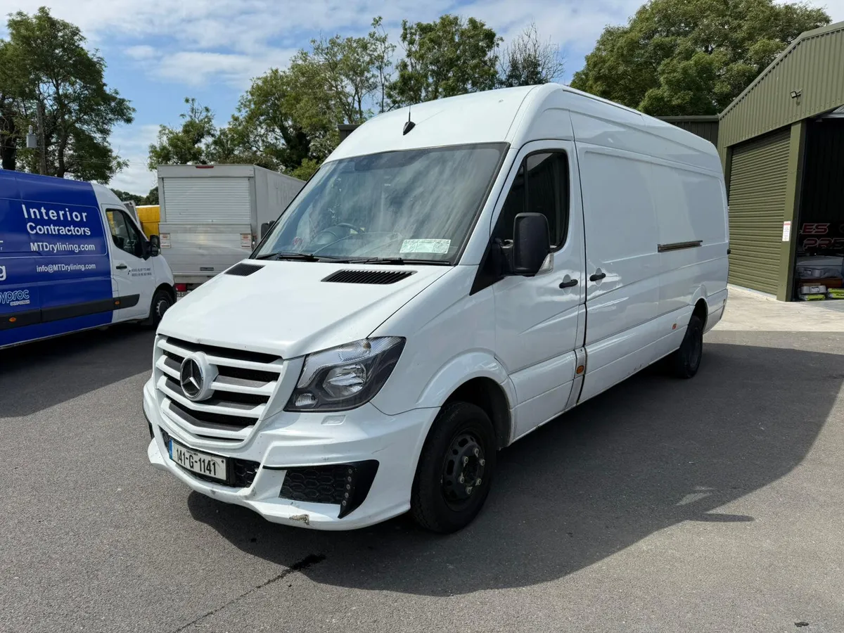 Mercedes-Benz V6 TWIN WHEEL 3.5 TONNE - Image 2