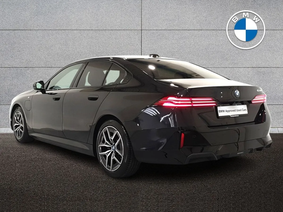 BMW 5 Series 530e M Sport Saloon - Image 3