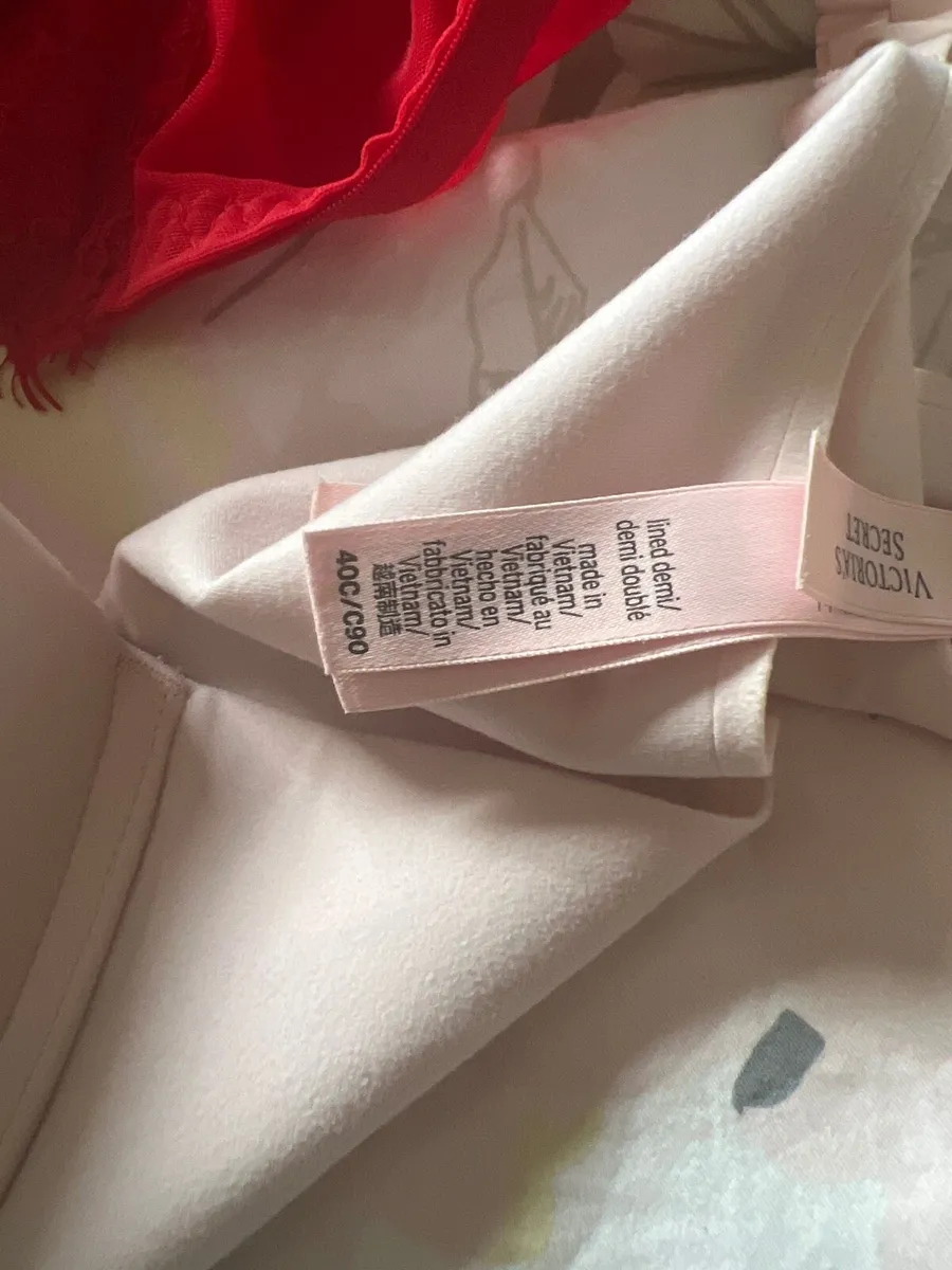Victoria secret bras - Image 2