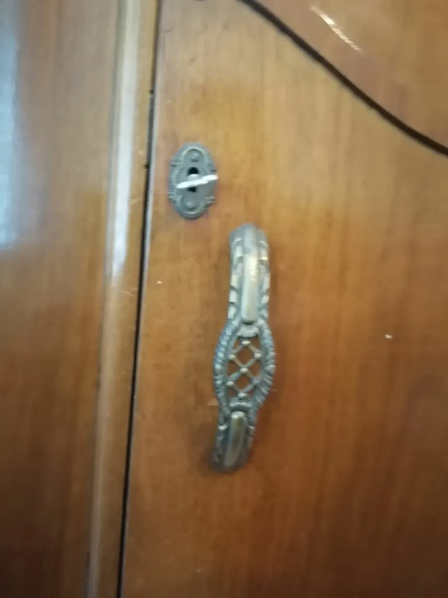 Wardrobe - Image 3